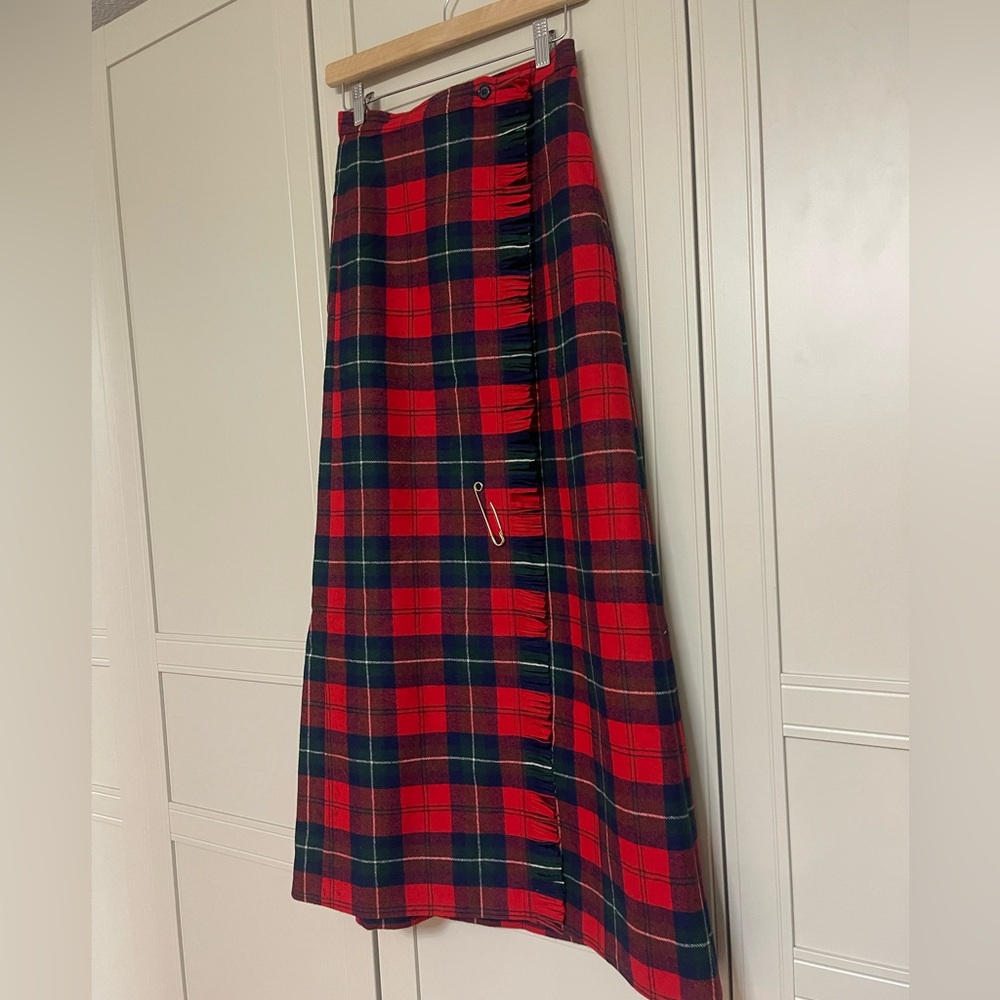 Vintage 1970’s Pendleton 100% Virgin Wool Tartan Plaid Wrap Skirt - Picture 3 of 14